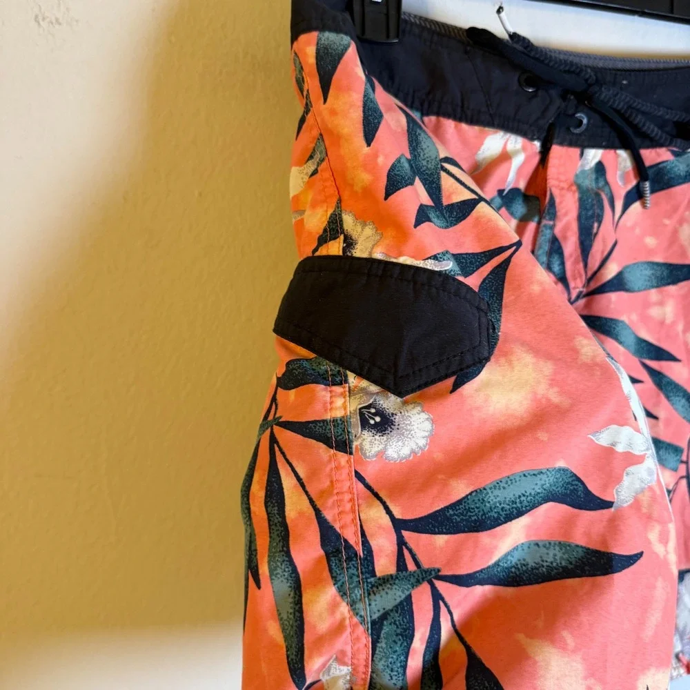 Volcom Mod-Tech Mens 29 Board Shorts‎ Coral Tropical Floral Swim Trunks Surf